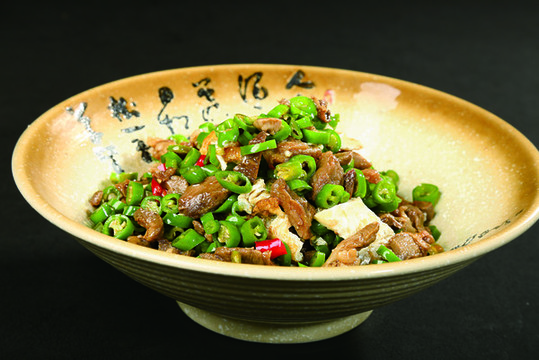 青椒荷包蛋炒拆骨肉