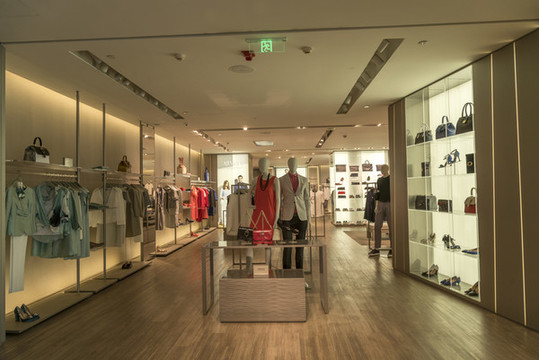 商場專賣店