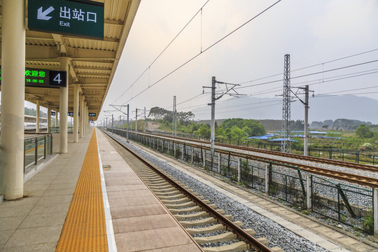 火車(chē)月臺(tái)