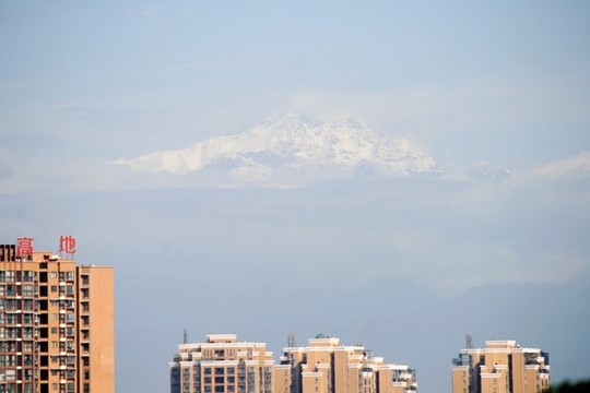 遙望雪山