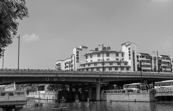 婁門橋