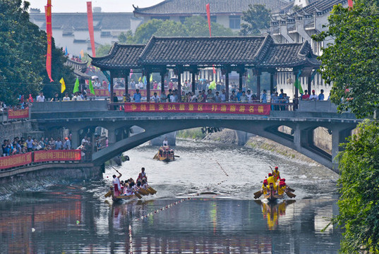 三河古鎮(zhèn)賽龍舟