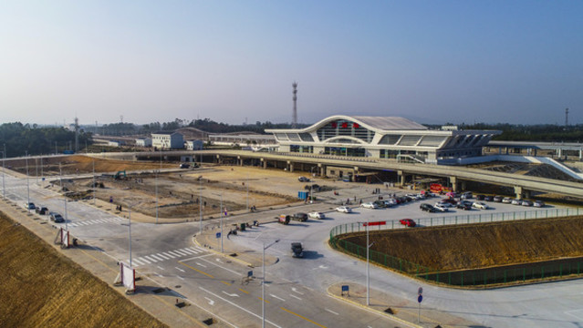 高鐵站廣場(chǎng)