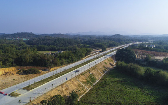 高鐵站公路