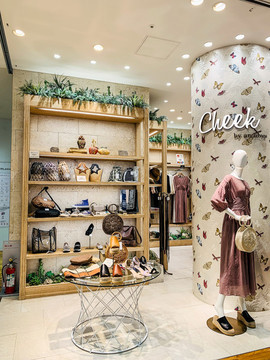 女裝鞋包店