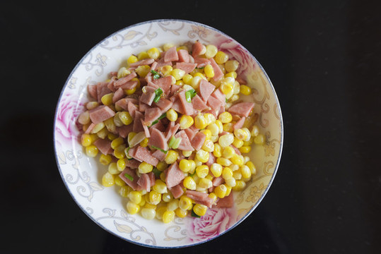 家常菜玉米炒火腿腸
