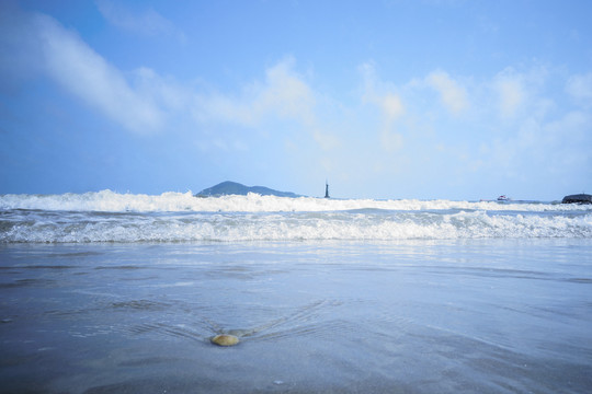 清晨無人的海灘