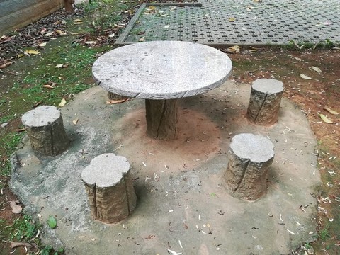 石桌石凳