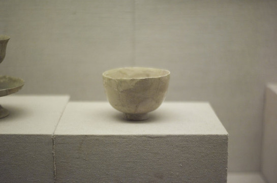 黃綠釉瓷碗