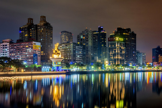 臺灣高雄愛河夜景風(fēng)光