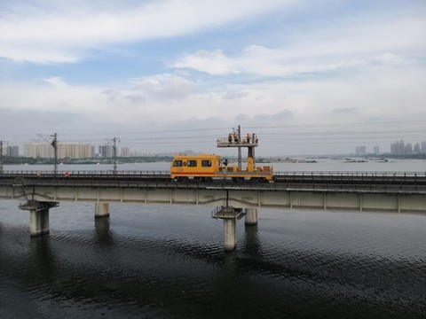 火車修理電纜