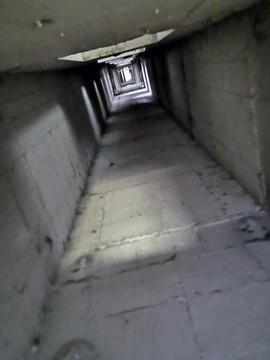 未完工的電梯井