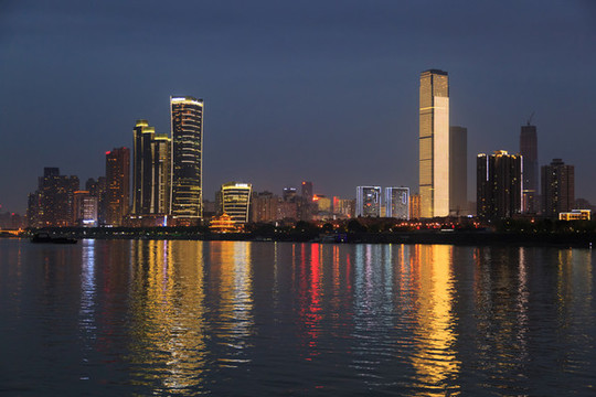 長(zhǎng)沙湘江東岸風(fēng)光