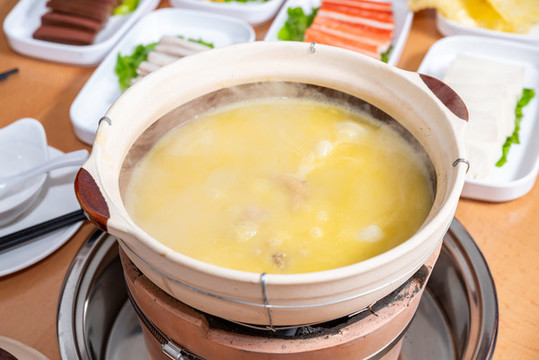 港式花膠雞打邊爐