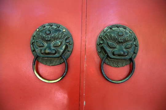 獅子門環(huán)