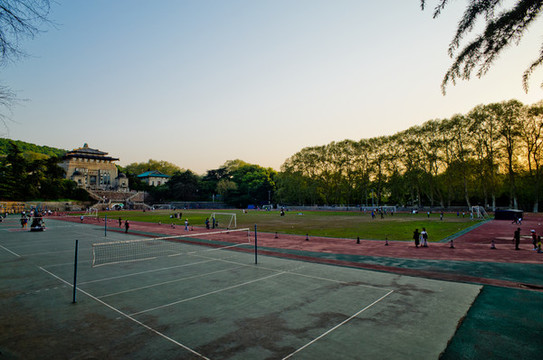 武漢大學(xué)