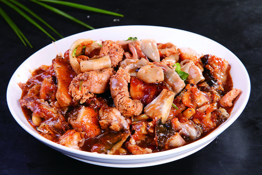 魚頭燜魚雜