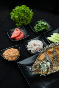 煎羅非魚