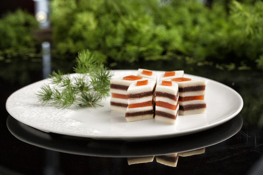 三色糕點(diǎn)