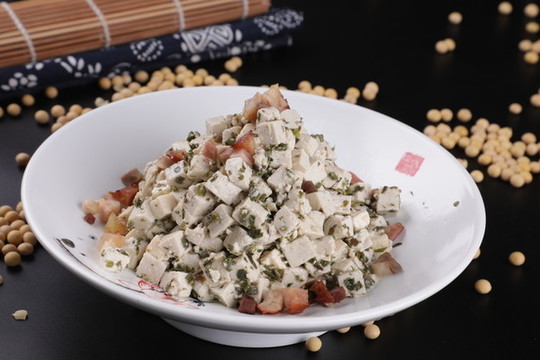 熏肉香椿豆腐