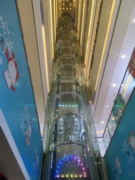 商場電梯