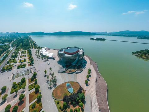 航拍徐州云龍湖風(fēng)景區(qū)音樂廳
