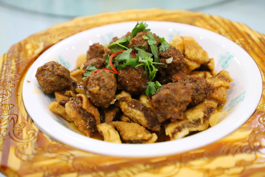 回族美食夾沙燒丸子