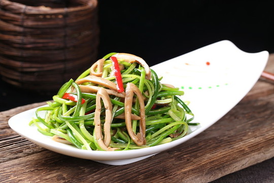 手撕蒜苔炒海刺
