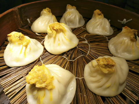 蟹黃小籠包