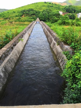 水渠
