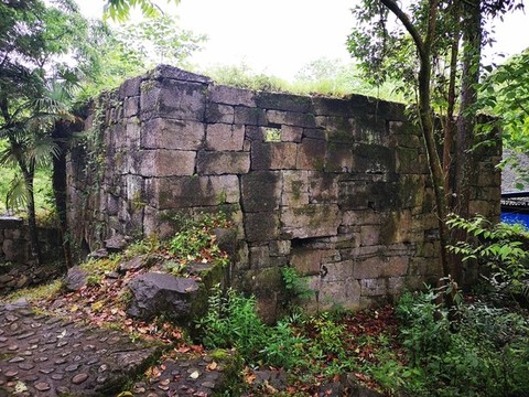 鳳岡瑪腦山古堡