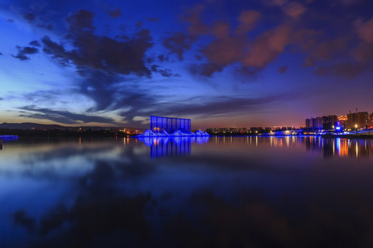 中國(guó)山西太原晉陽湖夜色風(fēng)光