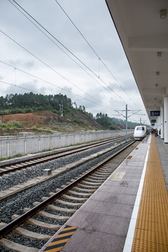 動(dòng)車(chē)