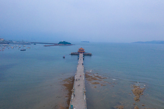 航拍青島棧橋