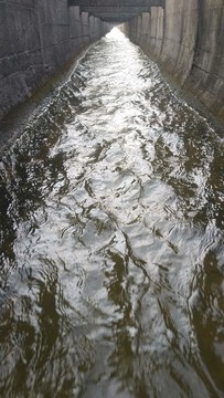 水渠
