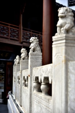 石獅子欄桿