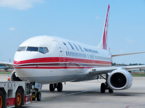 中國聯(lián)航飛機(jī)