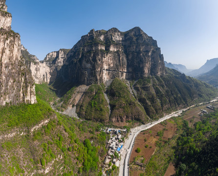 山西平順掛壁公路