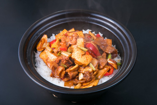 香干炒肉蓋澆飯煲仔飯