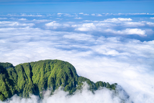 峨眉山的山峰與云海