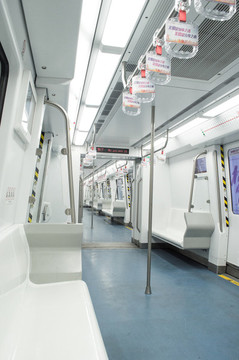 地鐵車廂內(nèi)景