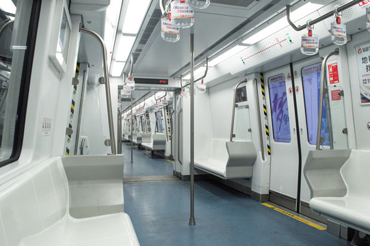 地鐵車廂內(nèi)景