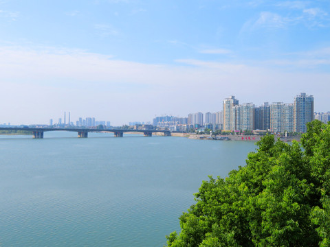 襄陽(yáng)漢江兩岸風(fēng)光