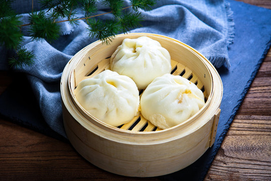 蒸包子
