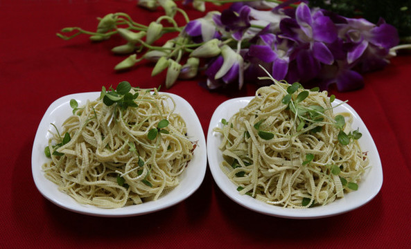 香椿苗豆腐絲