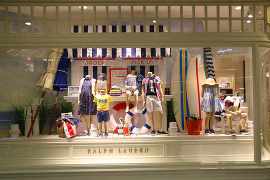 童裝店櫥窗