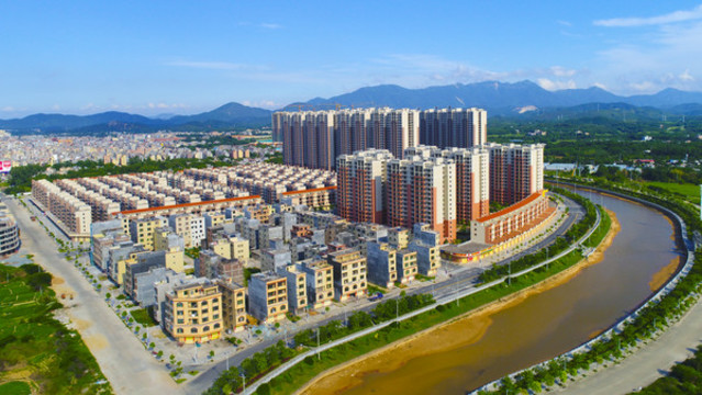 河畔建筑