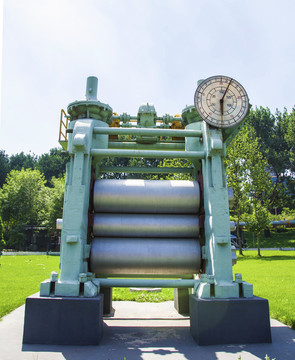 展品2300mm三輥勞特式軋機