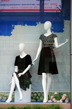 夏季女士服裝