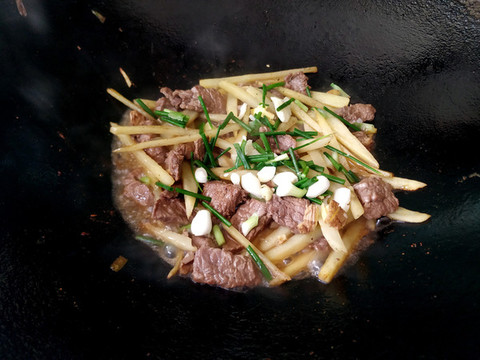 土豆炒牛肉